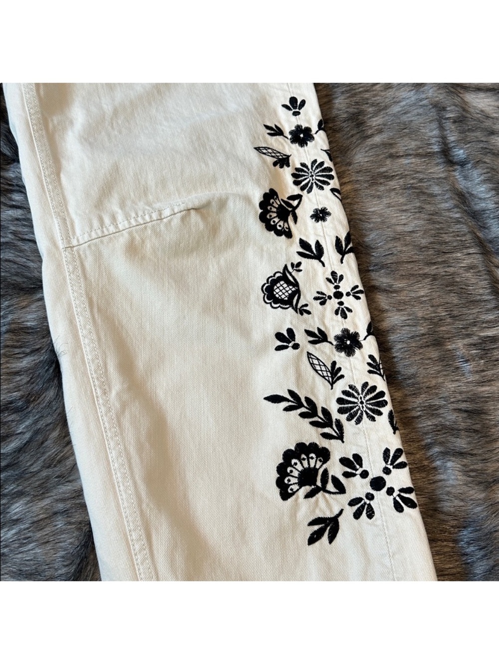NWT Driftwood Barbara Nordic Floral Embroidered Barrel Leg Jeans Women's W28 L27 - Picture 8 of 13
